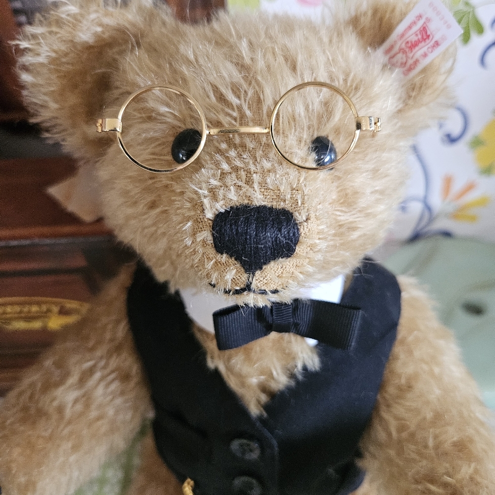 15" limited edition Steiff bear - 2002 Anniversary edition #06509